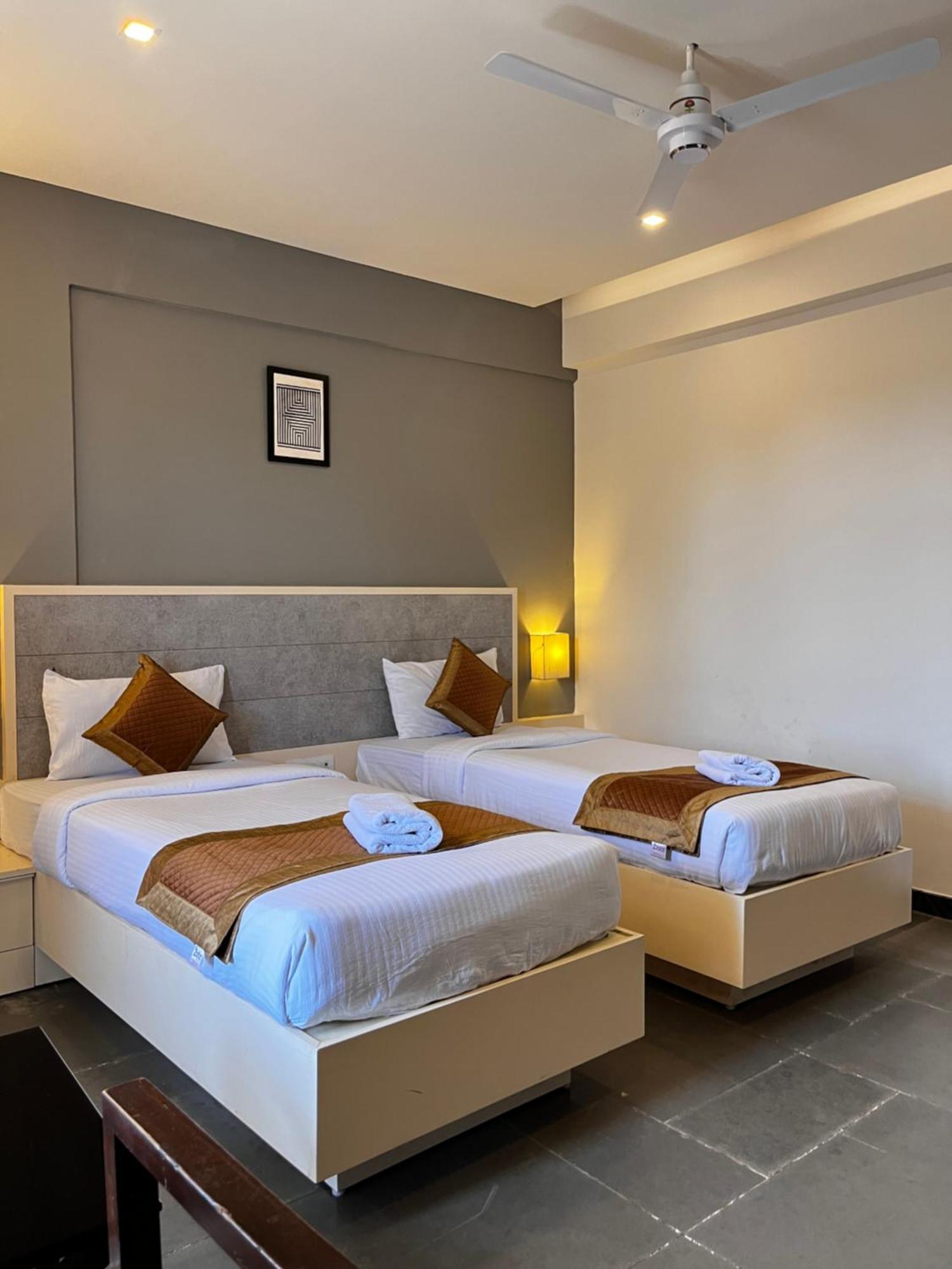 Hotel Dwarawata 达尔瓦德 外观 照片