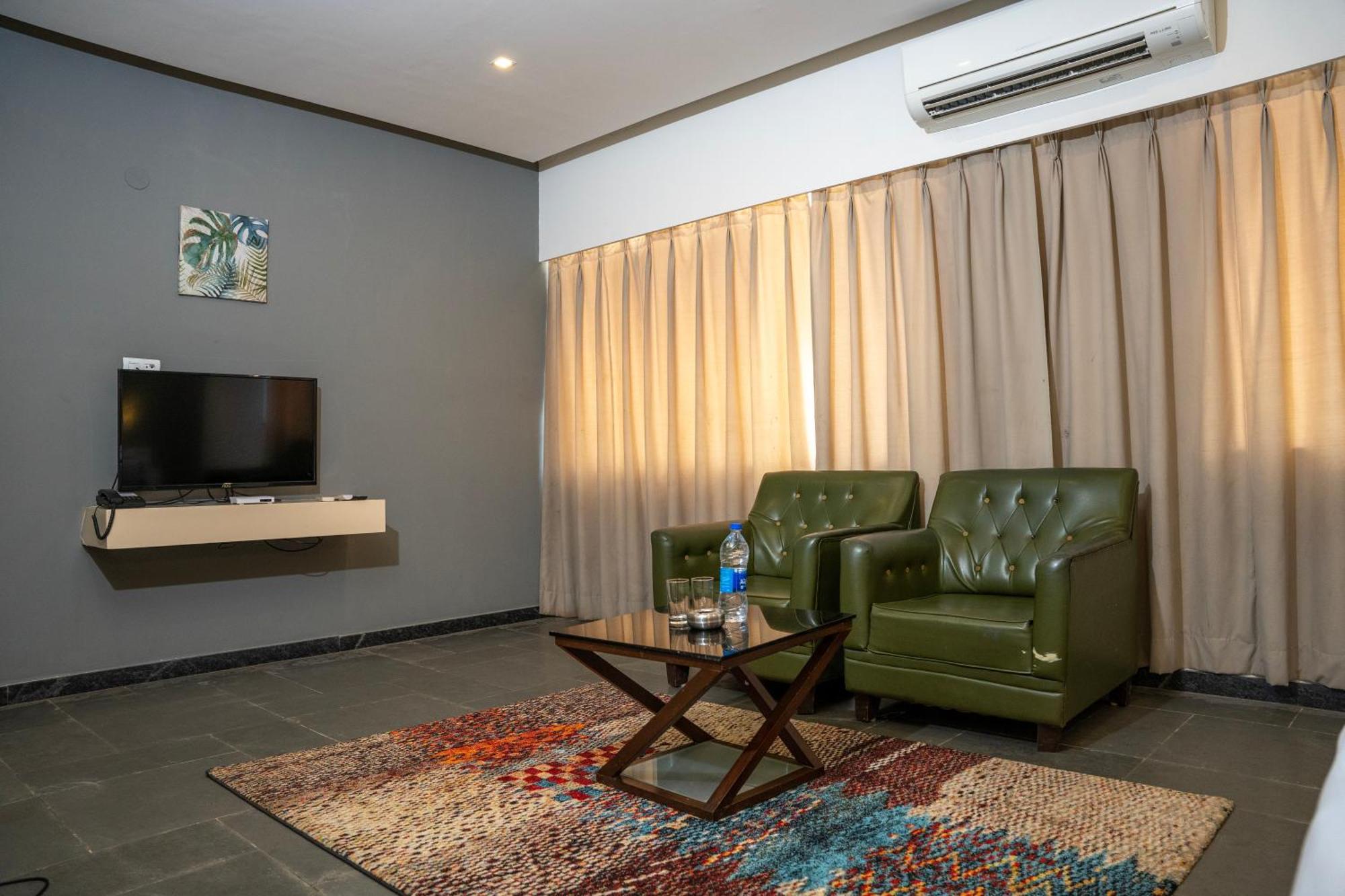 Hotel Dwarawata 达尔瓦德 外观 照片